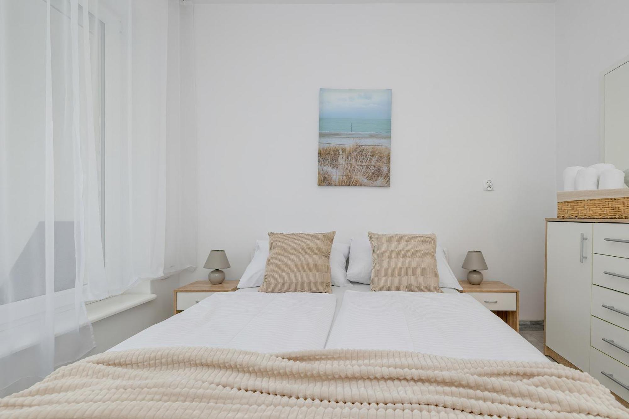 Family Apartments Herberta With Terrace And Parking By Rent Like Home Swinoujscie Exterior foto